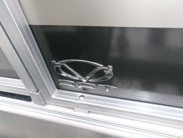 2013 Sylvan Mirage LZ 8522 - Image 8