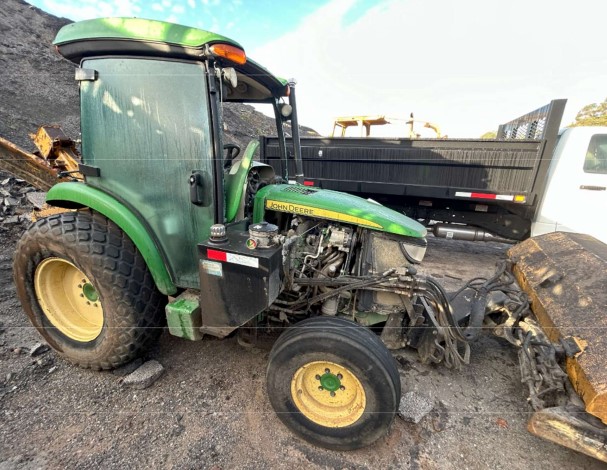 2019 John Deere 4052 Tractor - Image 6
