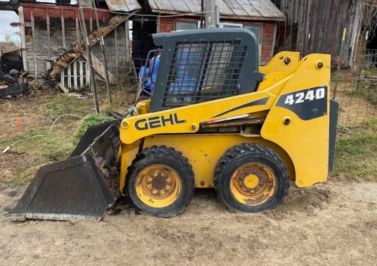 Gehl 4240 Skid Steer