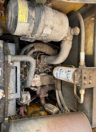 Gehl 4240 Skid Steer - Image 9