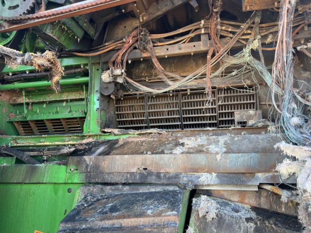 2022 John Deere S780 Combine - Image 10