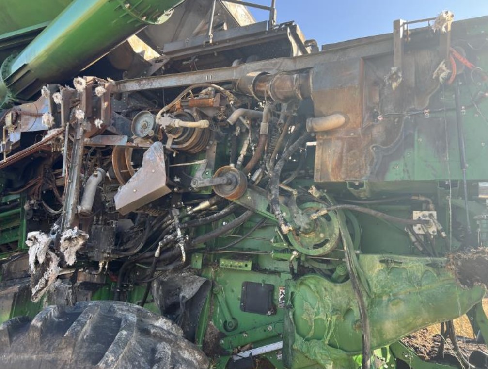 2022 John Deere S780 Combine - Image 11