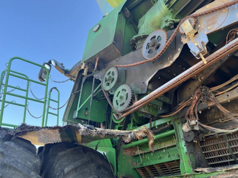 2022 John Deere S780 Combine - Image 13