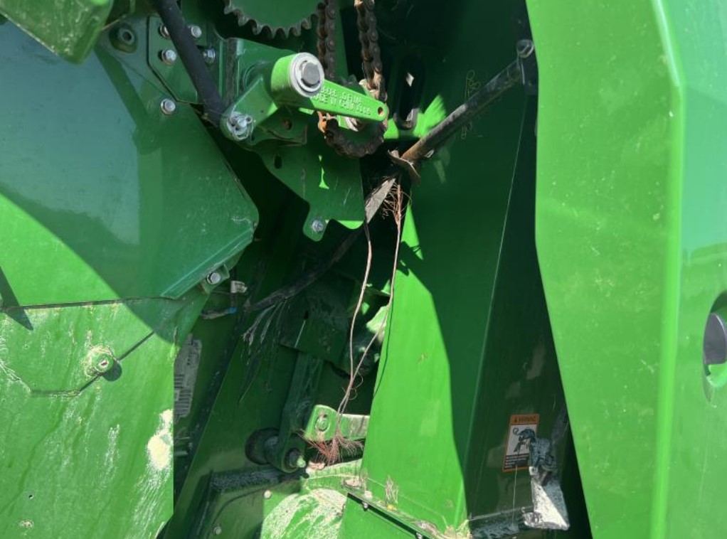 2022 John Deere S780 Combine - Image 14