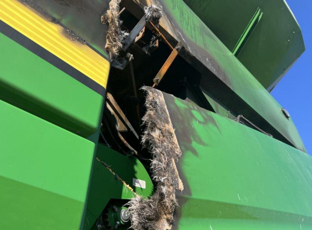 2022 John Deere S780 Combine - Image 15