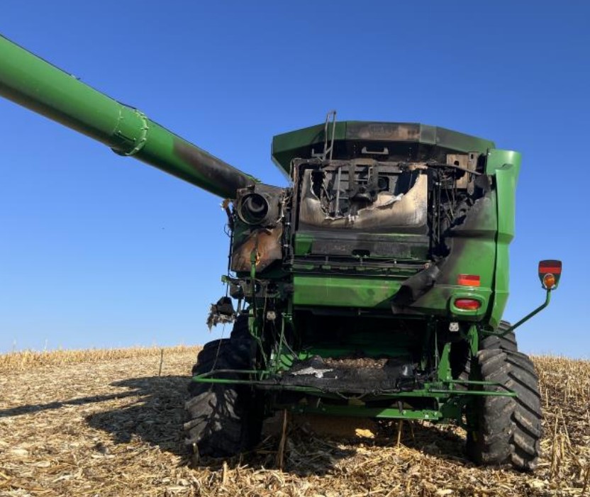 2022 John Deere S780 Combine - Image 5