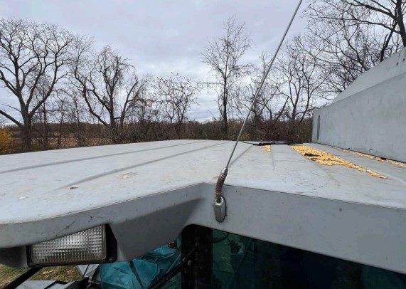 1993 Gleaner R62 Combine - Image 18