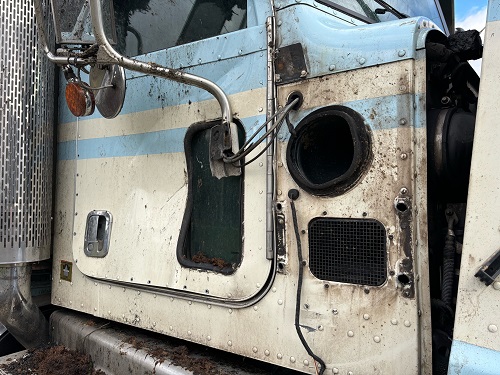 2021 Peterbilt 389 Dump Truck - Image 8