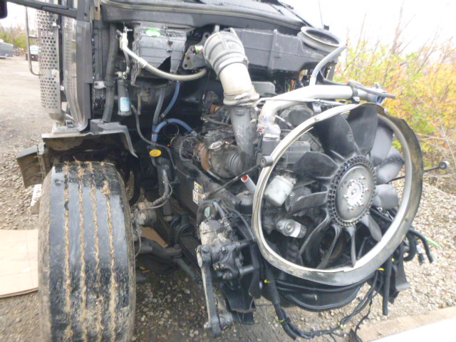 2025 Kenworth T880 Dump Truck - Image 9