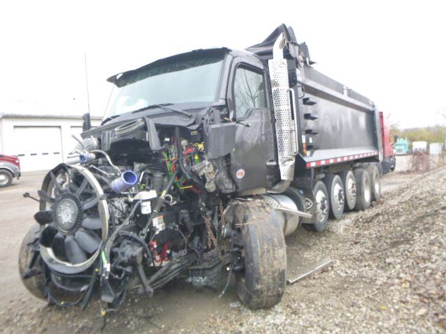 2025 Kenworth T880 Dump Truck - Image 11
