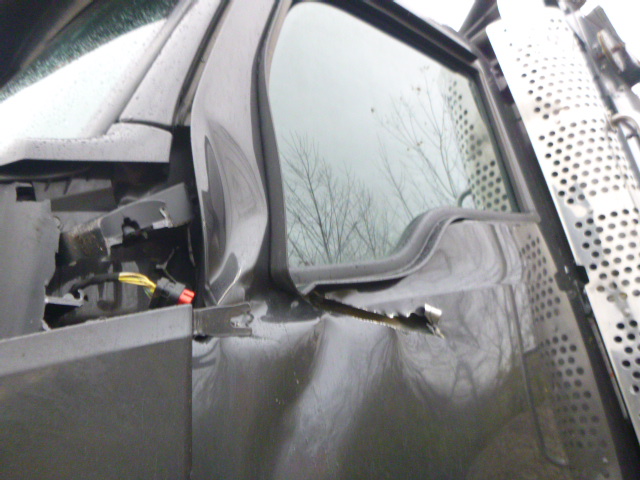 2025 Kenworth T880 Dump Truck - Image 25