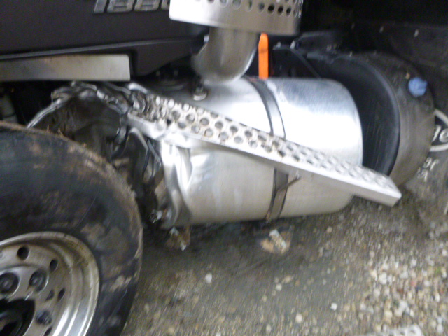 2025 Kenworth T880 Dump Truck - Image 26