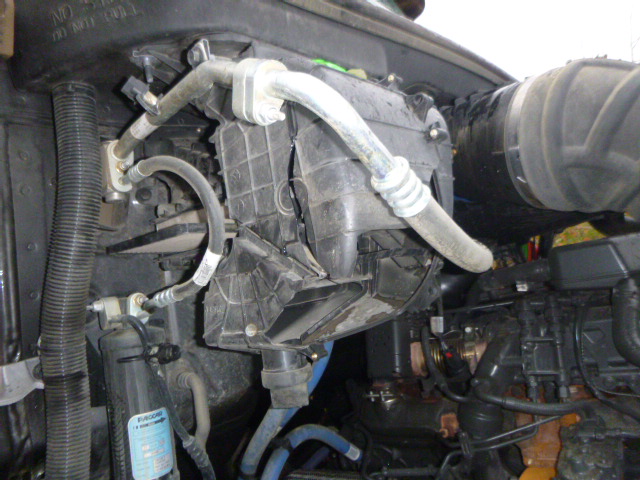 2025 Kenworth T880 Dump Truck - Image 30