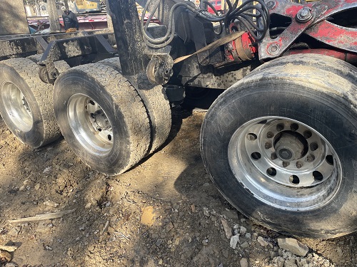 2018 Peterbilt 389 Log Truck - Image 21