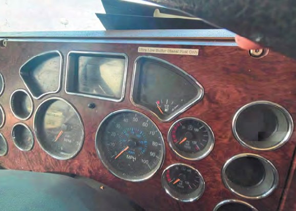 2008 Mack GU813 Dump Truck - Image 17