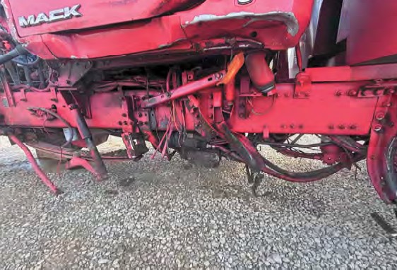 2008 Mack GU813 Dump Truck - Image 9