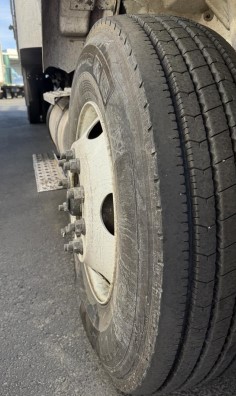 2015 International 4300M7 Box Truck - Image 10