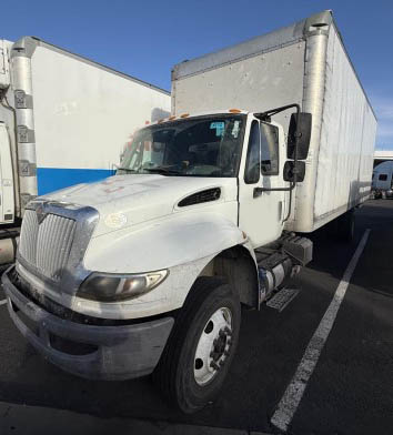 2015 International 4300M7 Box Truck - Image 2