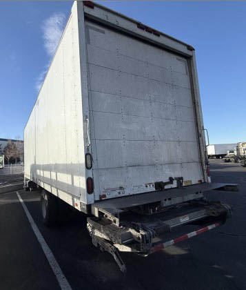 2015 International 4300M7 Box Truck - Image 4