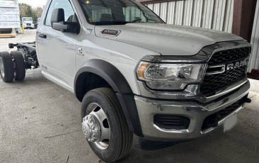 2023 Dodge Ram 5500 - Image 2