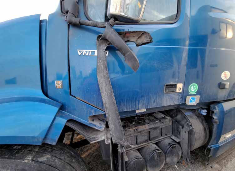 2022 Volvo 760 - Image 13