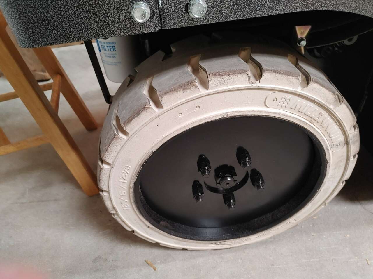 2024 National Flooring Equipment 5700 Floor Scraper - Image 8