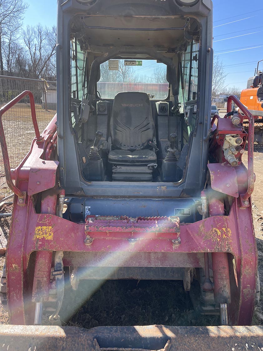 2019 Takeuchi TL10V2 Skid Steer - Image 3