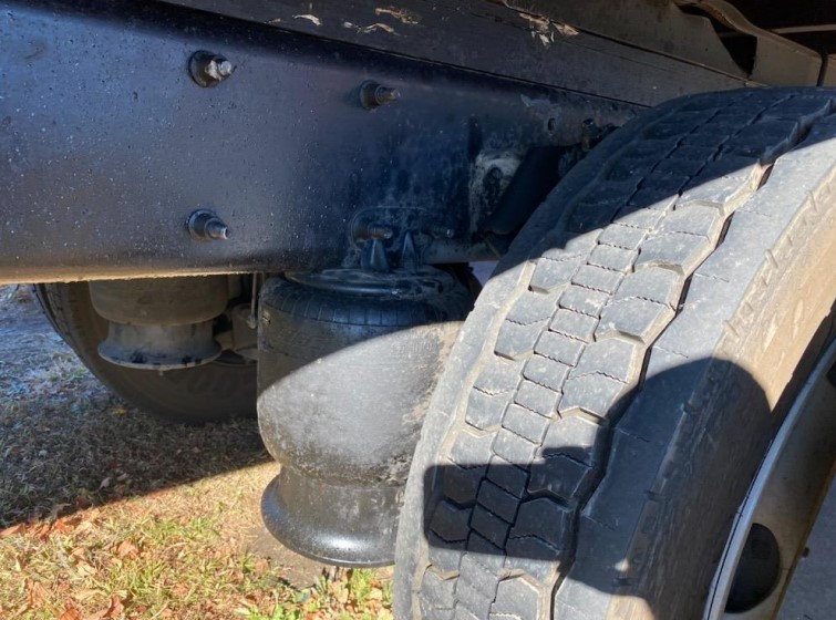 2024 Freightliner M2 106 Box Truck - Image 9