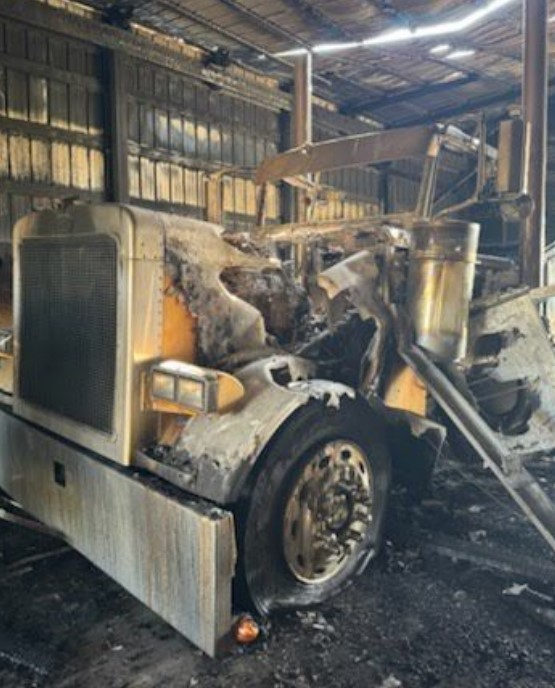 1996 Peterbilt 379 - Image 4