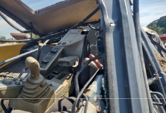 2014 John Deere 85G Excavator - Image 14