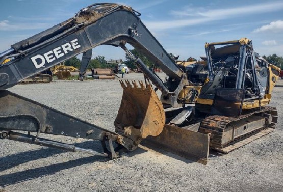 2014 John Deere 85G Excavator - Image 2