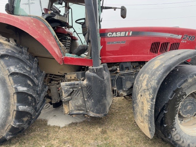 2013 CASE IH Magnum 210 CVT Tractor - Image 11