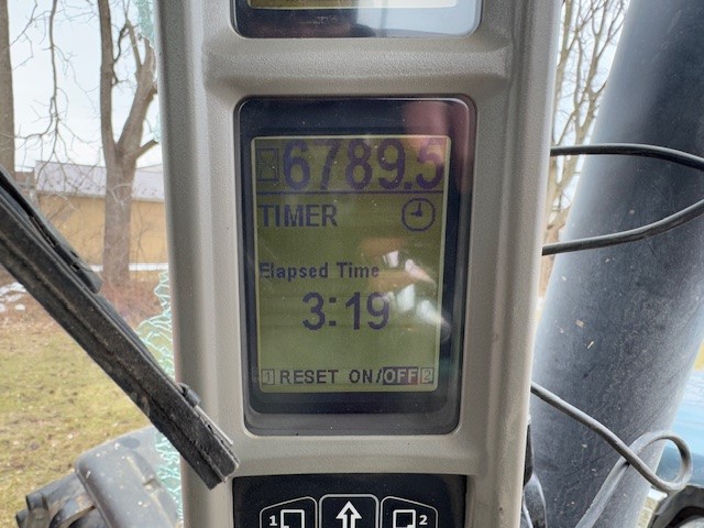 2013 CASE IH Magnum 210 CVT Tractor - Image 16