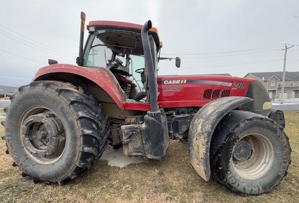 2013 CASE IH Magnum 210 CVT Tractor - Image 3