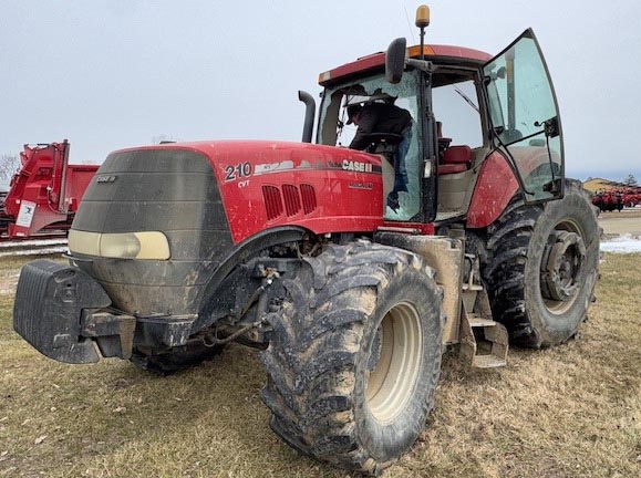 2013 CASE IH Magnum 210 CVT Tractor - Image 7