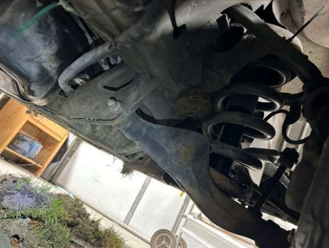 2013 Chevrolet Express 4500 Ambulance - Image 12