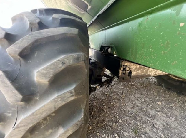 Balzer 1325 Grain Cart - Image 12