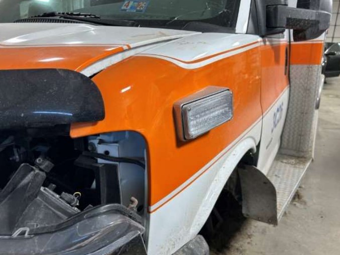 2013 Chevrolet Express 4500 Ambulance - Image 2