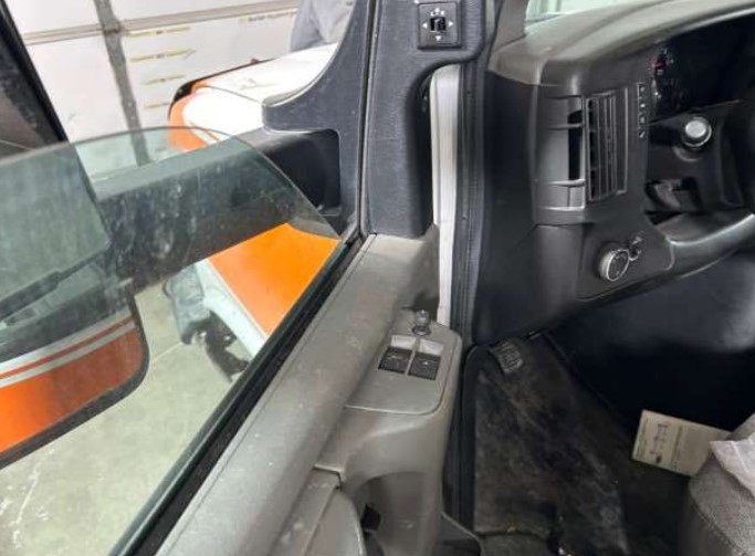 2013 Chevrolet Express 4500 Ambulance - Image 24