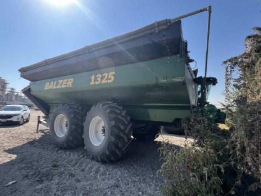 Balzer 1325 Grain Cart - Image 3