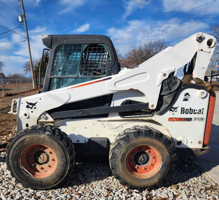2015 Bobcat S850-N Skid Steer - Image 2