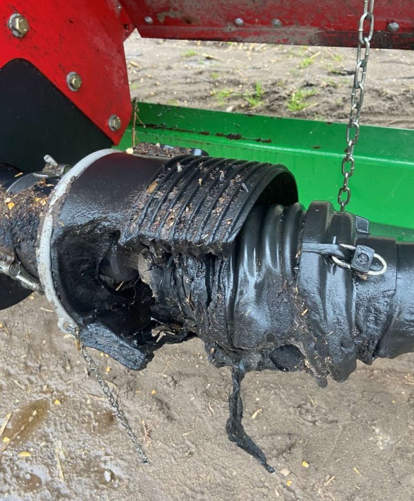 2013 Case IH 8230 Combine with Tracks - Image 11