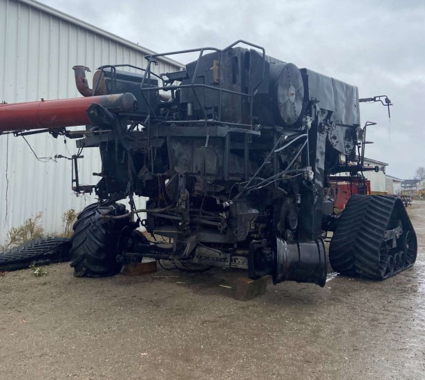 2013 Case IH 8230 Combine with Tracks - Image 4