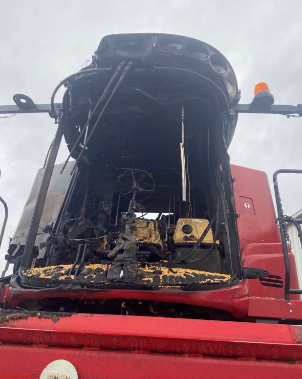 2013 Case IH 8230 Combine with Tracks - Image 6