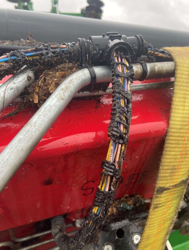 2013 Case IH 8230 Combine with Tracks - Image 8