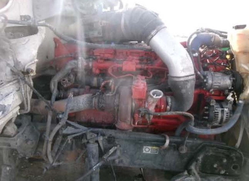 2015 Kenworth T680 - Image 17