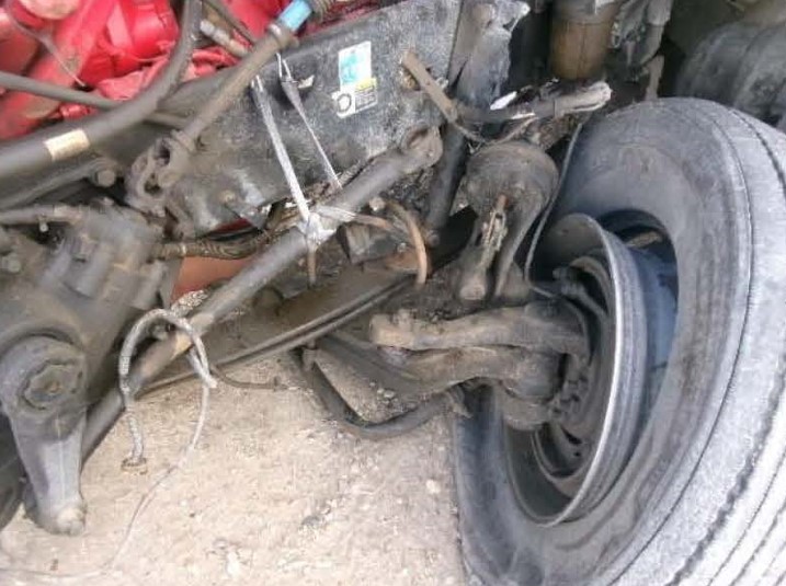 2015 Kenworth T680 - Image 24