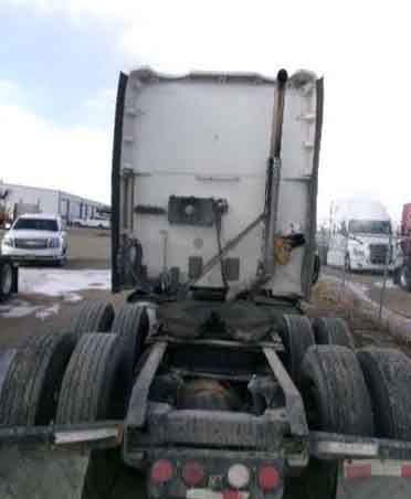 2015 Kenworth T680 - Image 4