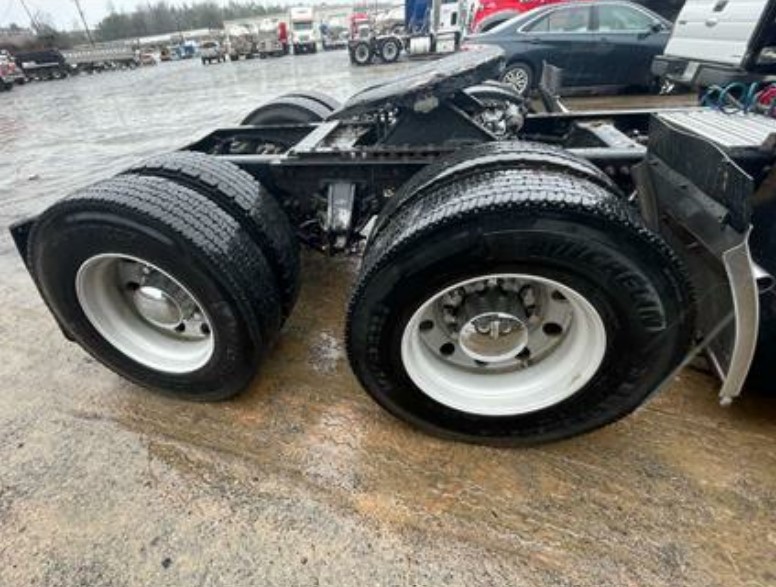 2007 Peterbilt 387 - Image 10