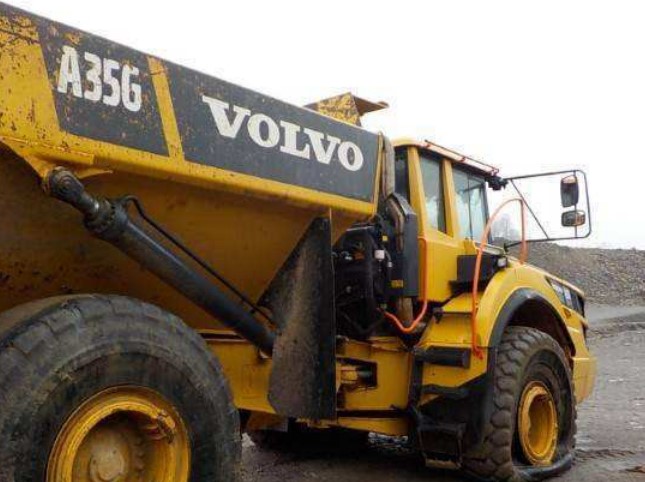 2014 Volvo A35 Articulated Hauler - Image 11
